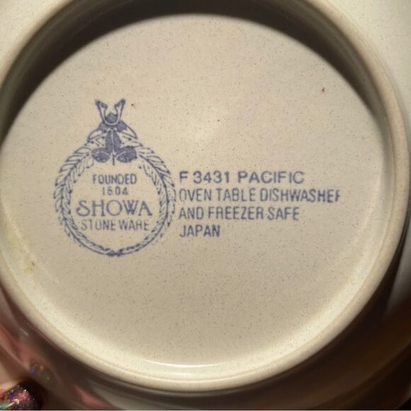 Set of 2 Vintage Stoneware Bowls - Picture 4 of 4